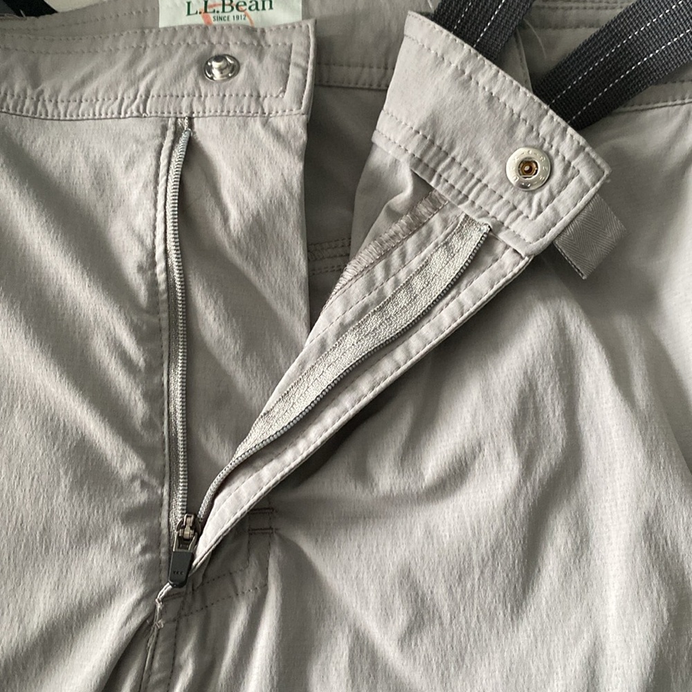 L.L. Bean Men’s Tropicwear Zip Off Leg Pants - Size XL with 32” Inseam - Picture 4 of 12